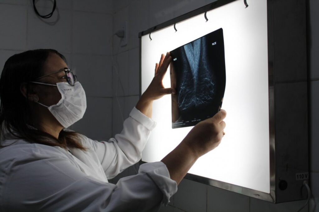 Mutirão de saúde oferece exames e consultas gratuitos em ação do Dia das Mães em Feira