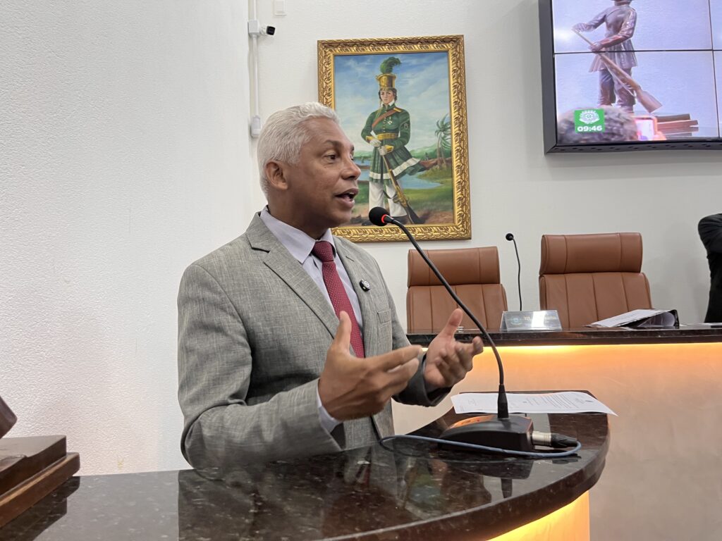 ‘A gente não entende tanta malvadeza com aqueles que cuidam da educação no nosso município’, dispara Silvio Dias