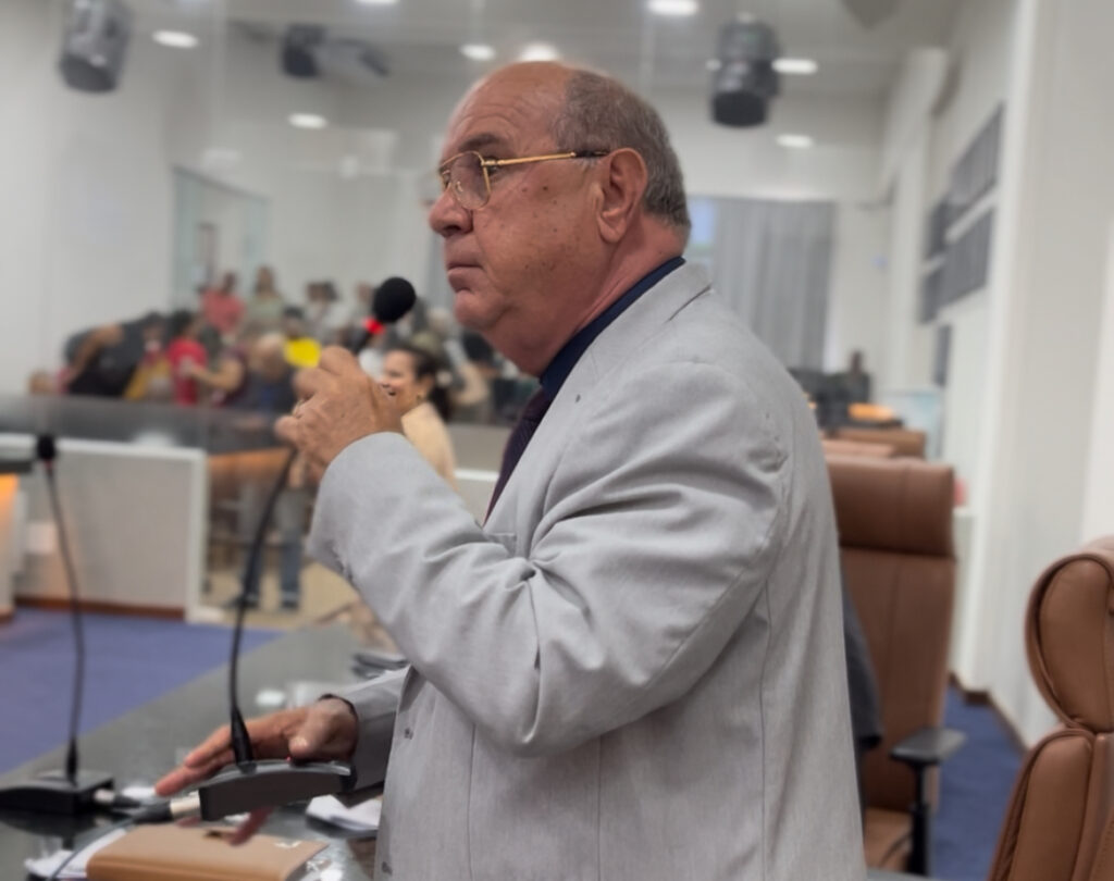 Sessão na Câmara de Feira tem troca de acusações, ataques pessoais e líder de Zé Ronaldo chamando vereadores de ‘demagogos’