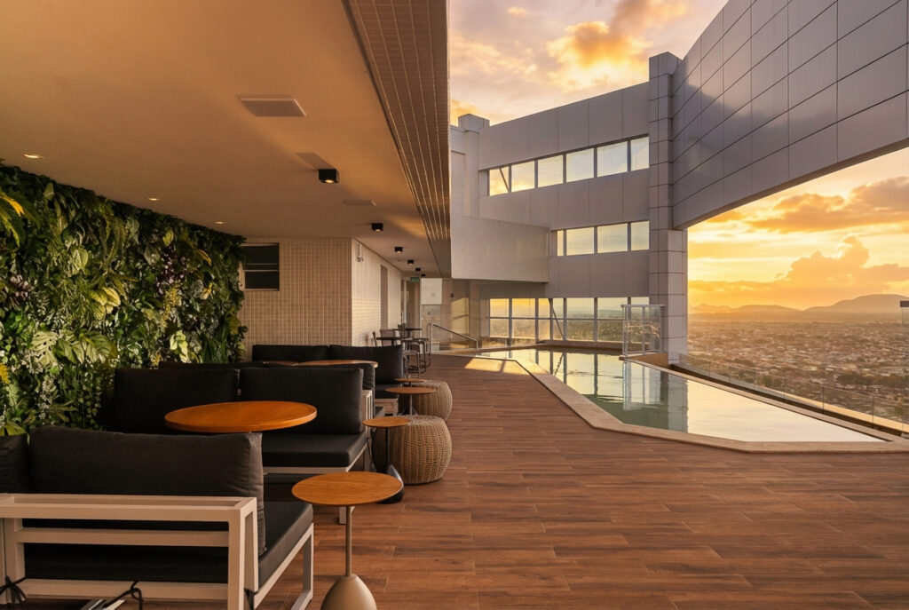 Seen Feira de Santana promove Blue Moon Sunset com DJ e curadoria gastronômica