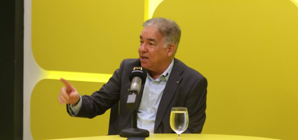 ‘Conservador e coronelzão’: Zé Neto diz que Zé Ronaldo está desgastado politicamente e critica cenário político em Feira