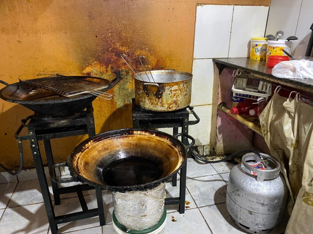 Vigilância Sanitária interdita lanchonete no bairro Cidade Nova após encontrar grave cenário de insalubridade