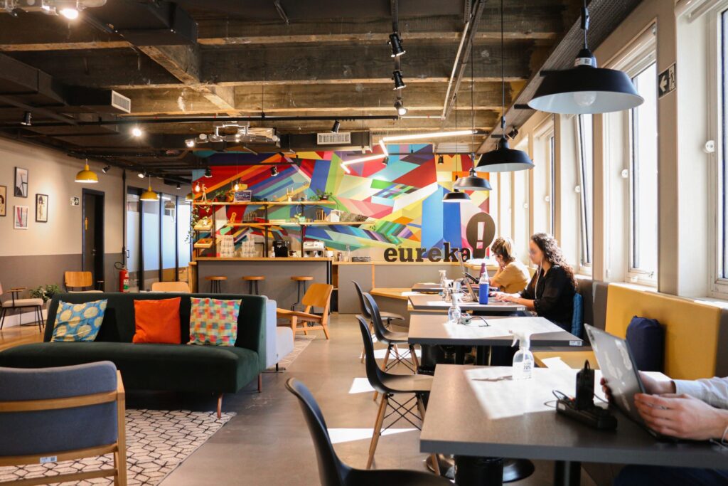 Feira regulamenta funcionamento de escritórios virtuais e espaços de coworking, com novas regras para alvarás