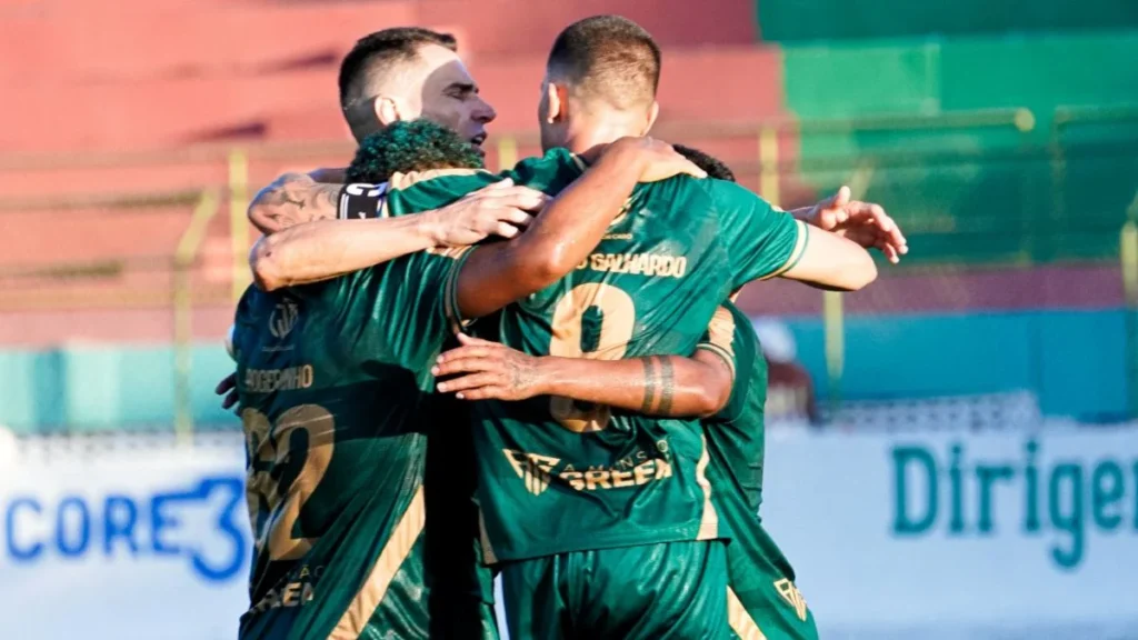 Feira FC e Flu de Feira goleiam novamente e seguem na liderança do Baianão
