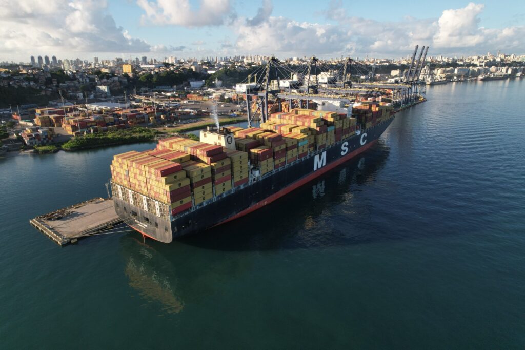 Silvio Dias exalta chegada de navio para obras da Ponte Salvador-Itaparica: ‘O governador está transformando um sonho em realidade’