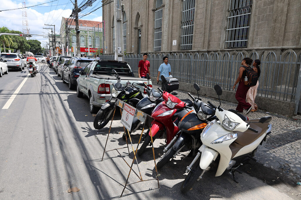Com avanço da Zona Azul em Feira, vereadores cobram fiscalização do contrato