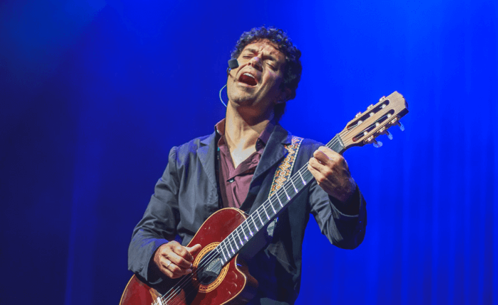 Jorge Vercillo se apresenta no Centro de Convenções de Feira com turnê especial de 30 anos