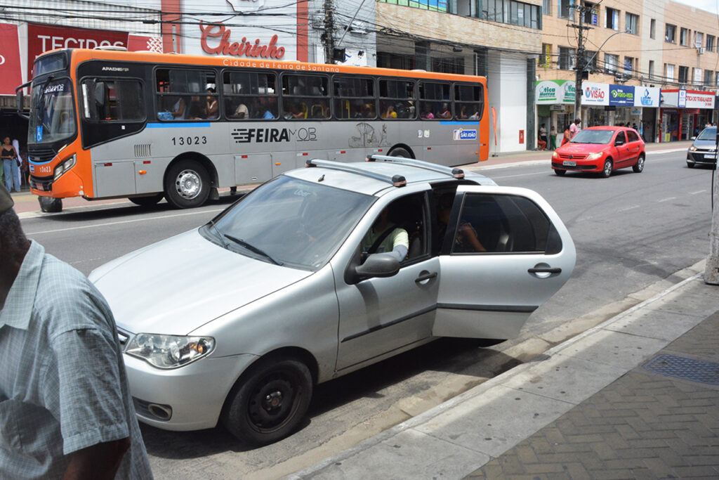 Câmara de Feira aprova lei que obriga cadastro municipal de plataformas de transporte por aplicativo e regras para motoristas