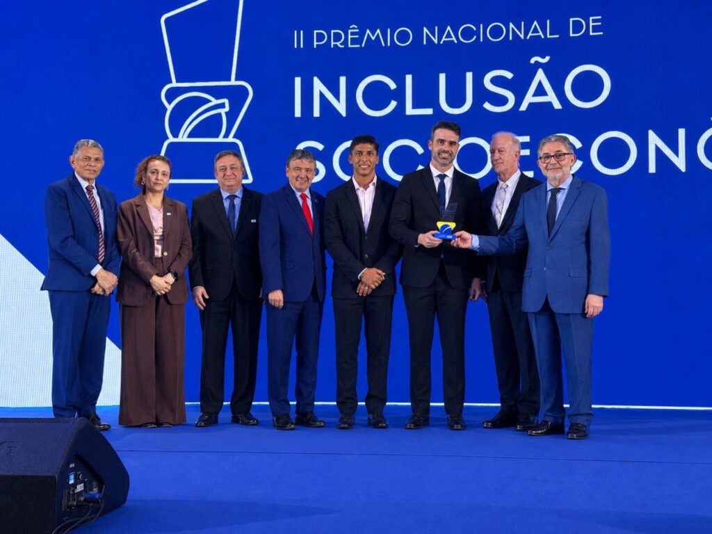 Prefeitura de São Gonçalo dos Campos recebe prêmio nacional por inclusão socioeconômica e geração de empregos