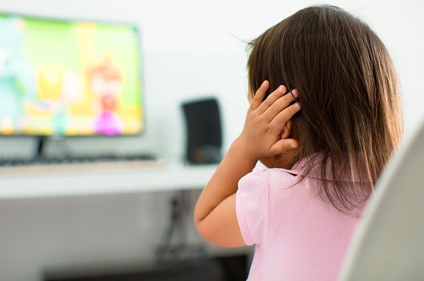 Câmara aprova projeto que cria zonas de proteção auditiva para pessoas com autismo em Feira