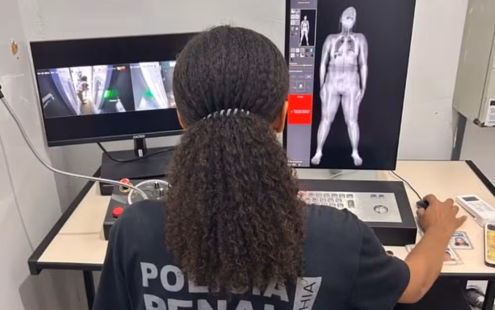 Duas mulheres são detidas ao tentar entrar com drogas escondidas em partes íntimas no Conjunto Penal de Feira