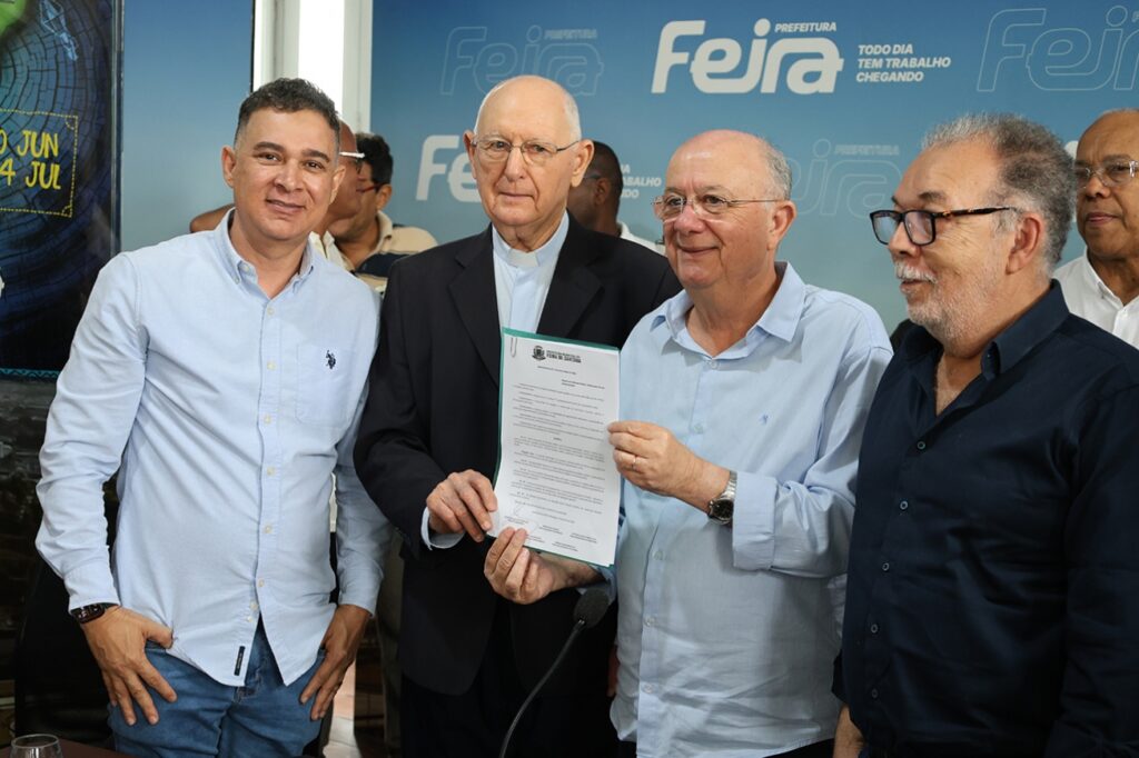 José Ronaldo anuncia desapropriação do prédio da Filarmônica Vitória para criar Palácio das Academias de Feira