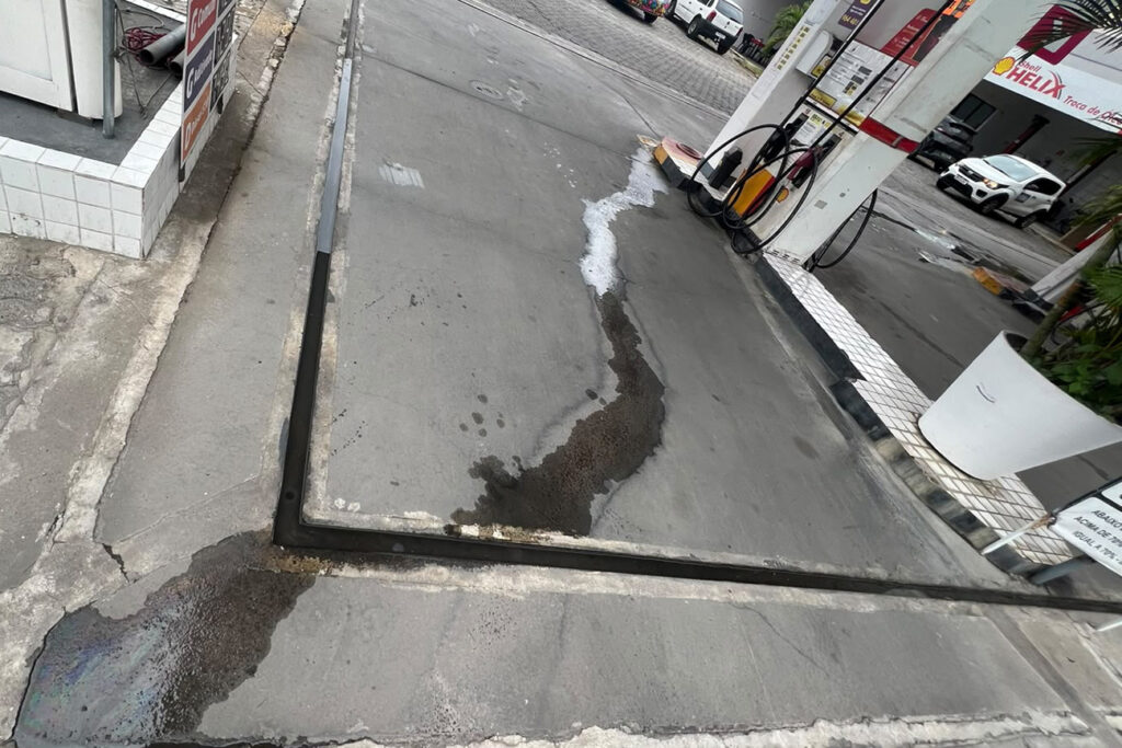 Postos de combustíveis passam por fiscalização ambiental em Feira de Santana
