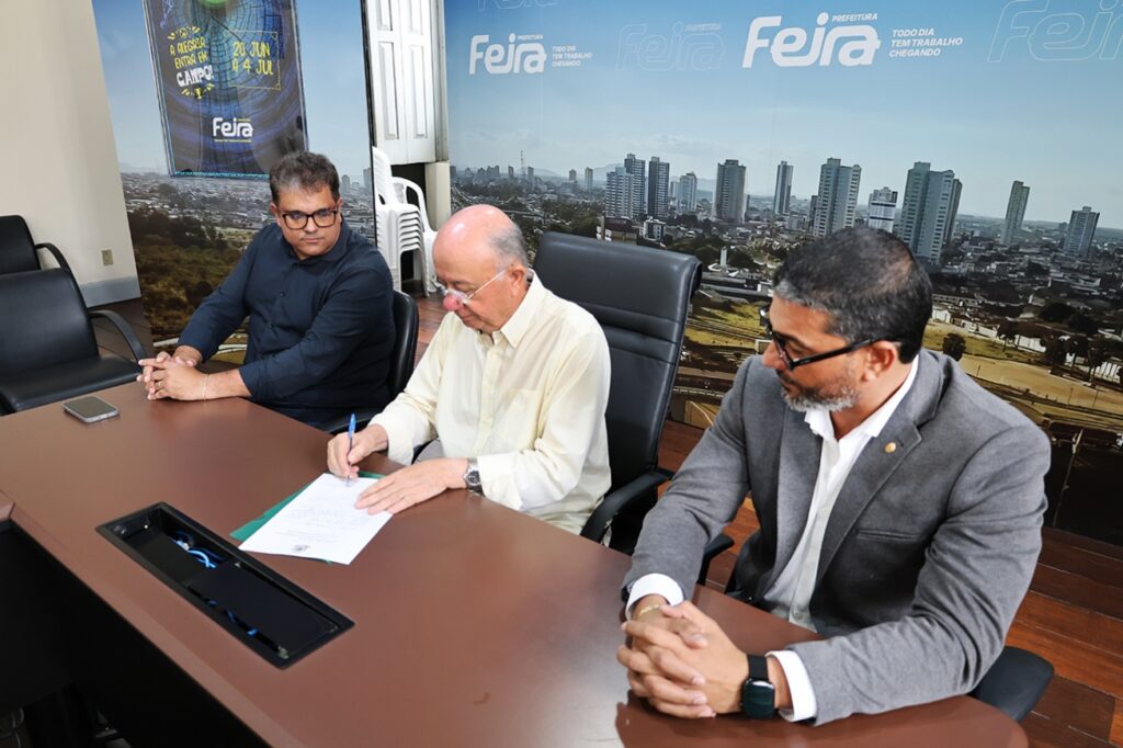 Ao lado de José Ronaldo, Josivaldo Santana toma posse da Secretaria de Mobilidade Urbana