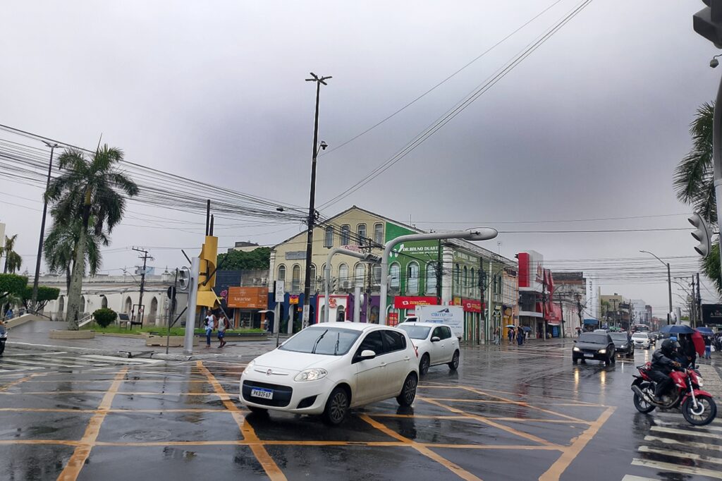 Feira de Santana tem previsão de chuva, ventos fortes e queda nas temperaturas até quinta