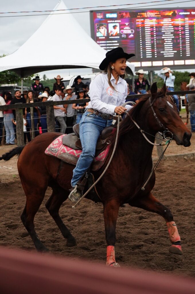 I Copa Princesa do Sertão celebra a força feminina e consolida o Ranch Sorting em Feira de Santana