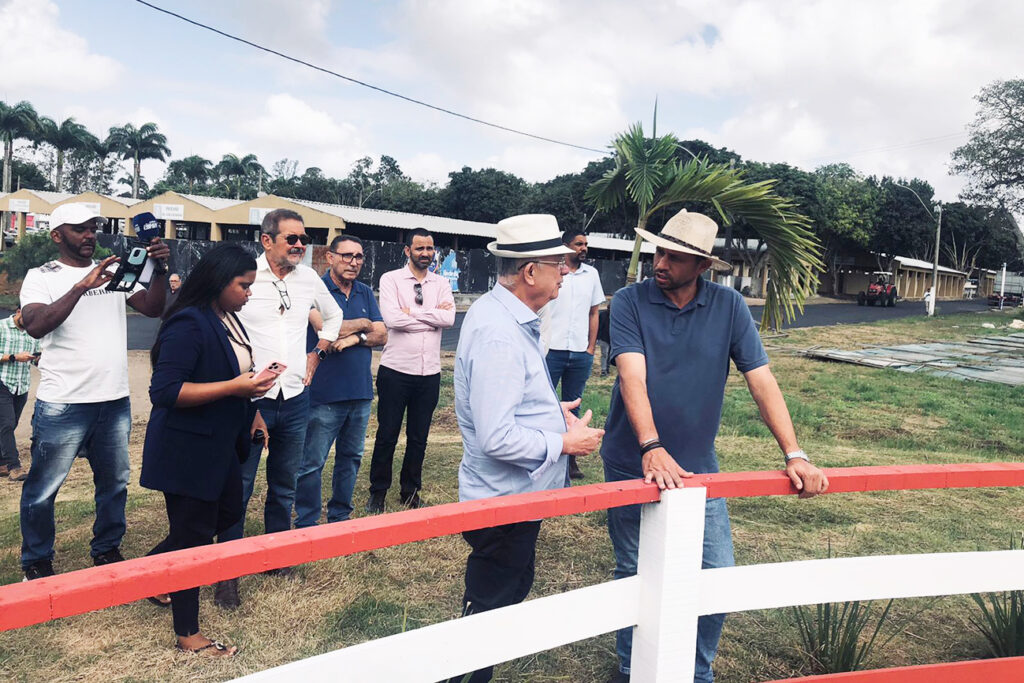 José Ronaldo visita Parque de Exposição e confere nova estrutura construída para a 47ª Expofeira