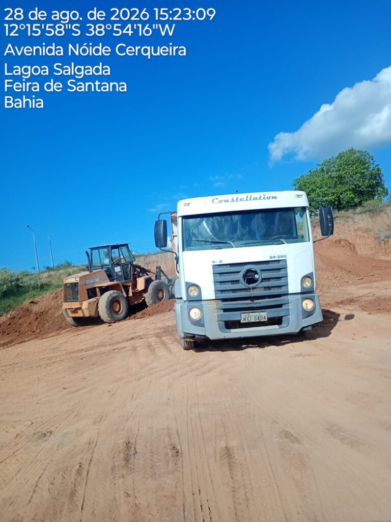 Caminhão e retroescavadeira são apreendidos em ação ambiental na Lagoa Salgada, região da Noide Cerqueira