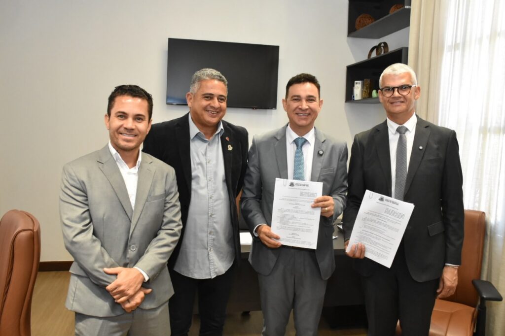 Prefeitura de Feira envia à Câmara projeto que cria bolsa de R$ 200 para alunos da EJA