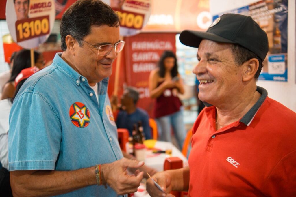 Angelo Almeida leva caminhada e diálogo ao Centro de Abastecimento de Feira de Santana 