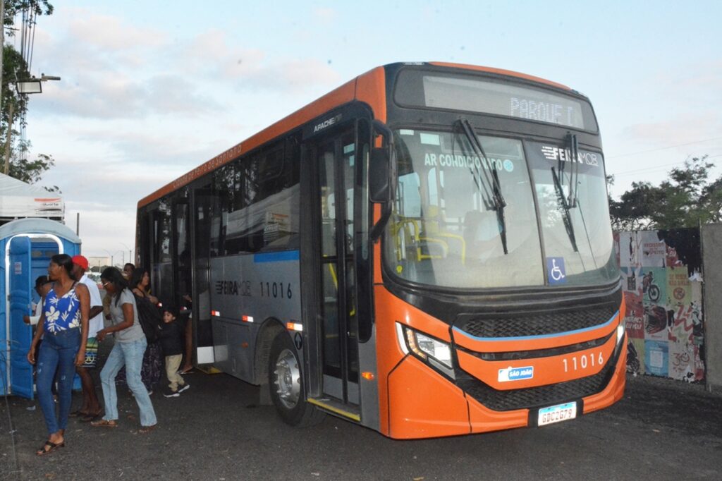 Transporte gratuito da Expofeira leva mais de 12,5 mil passageiros nos dois primeiros dias
