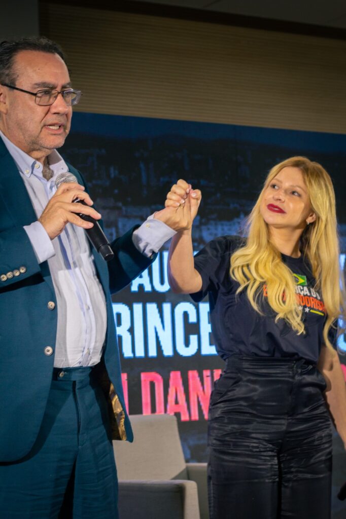 Candidato à Presidência, Augusto Cury visita a Bahia neste sábado ao lado de Daniela Lacerda