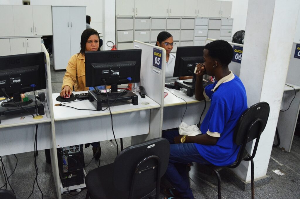 Feira tem 295 vagas de emprego disponíveis nesta sexta-feira; veja oportunidades