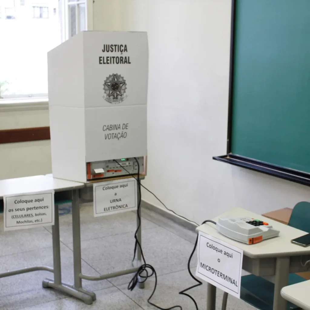 Mais de 56 mil eleitores não foram às urnas e outros 14 mil votaram branco ou nulo no segundo turno em Feira de Santana