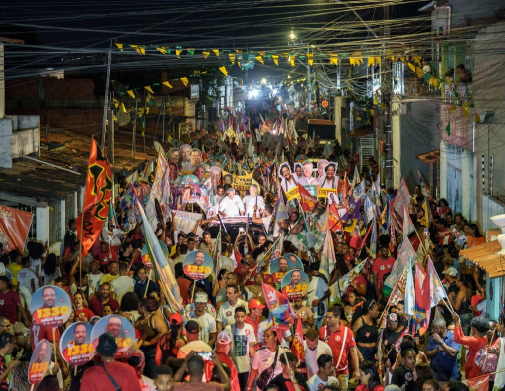 Jerônimo realiza caminhada na Rua Nova no penúltimo dia de campanha