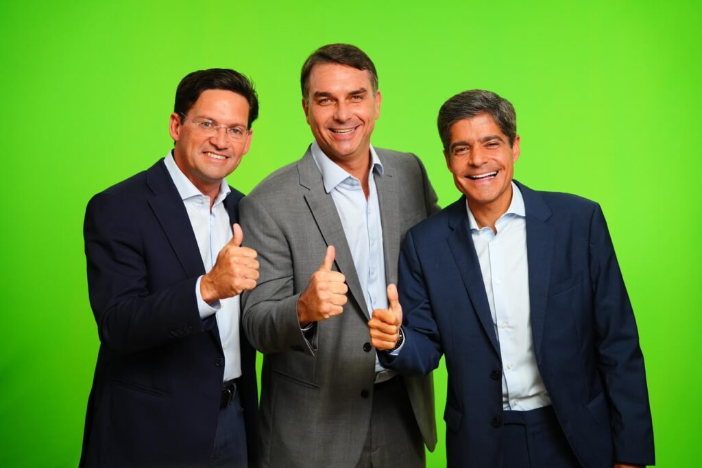ACM Neto anuncia ato com Flávio Bolsonaro dia 17 de outubro, no Farol da Barra