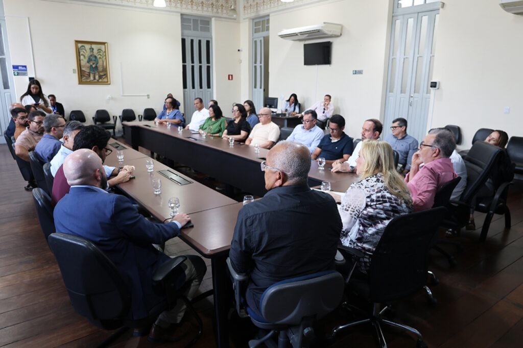 Conselho Municipal de Turismo de Feira de Santana empossa conselheiros e planeja ações para 2027 e 2028