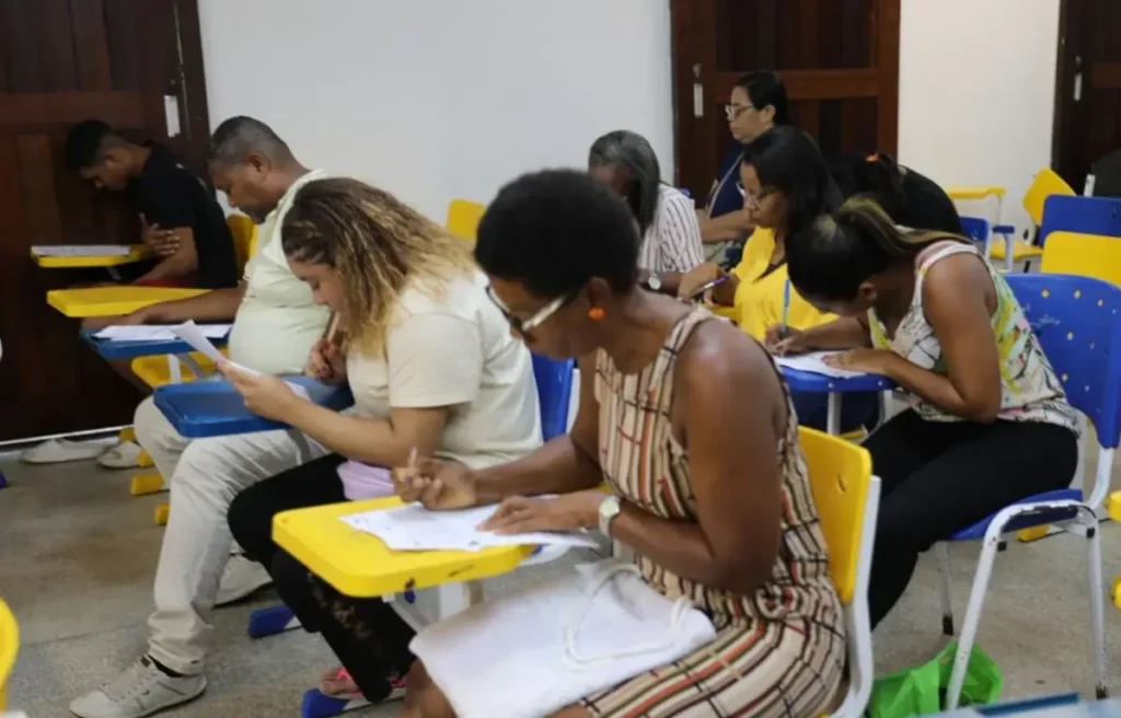 Governo da Bahia abre concurso com 50 vagas e salário inicial de R$ 10,8 mil; veja como se inscrever